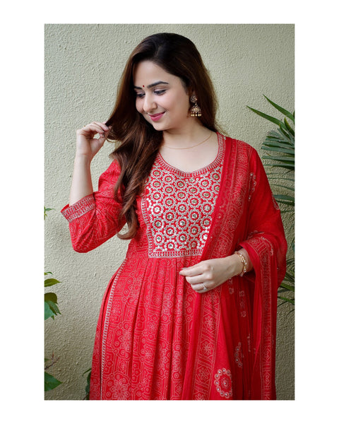 Red Nayra Cut Suit – Label Madhuri Thakkar