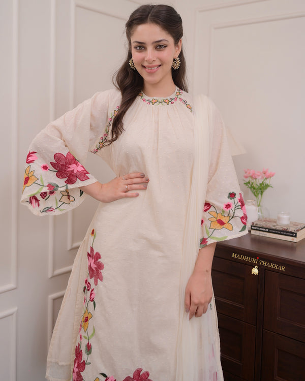 Ivory Thread Embroidered Pakistani Suit