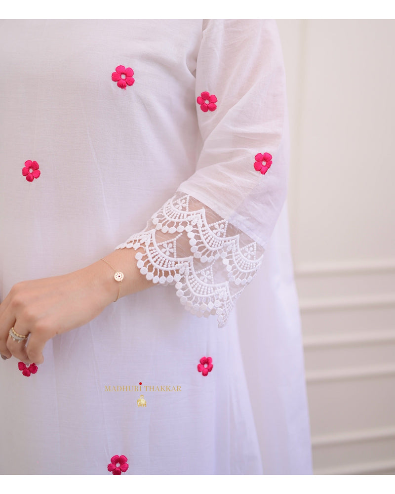 Ivory-Red Embroidered Flower Mul Cotton Suit