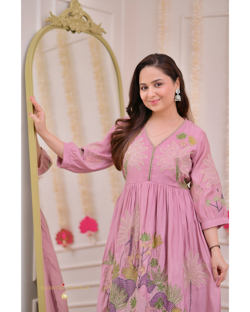 Onion Pink A Line Threadwork Cotton Silk Suit