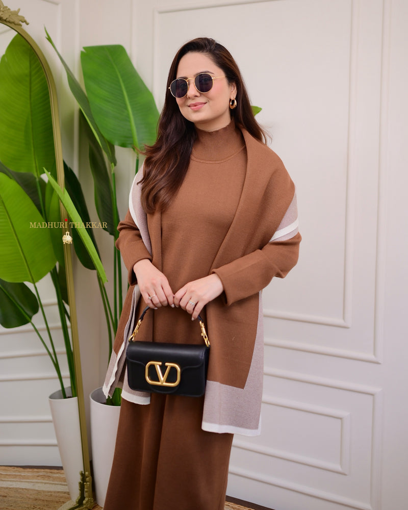 Brown Knitted Dress With Stole